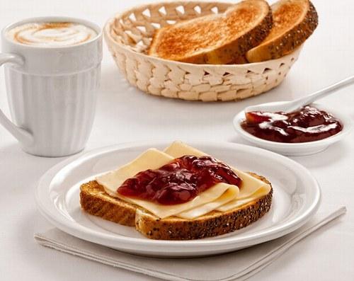 desayuno-con-tostada