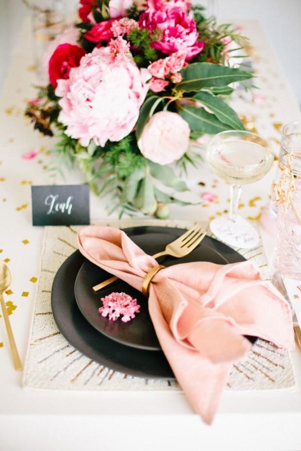 mesa decorada en rosa