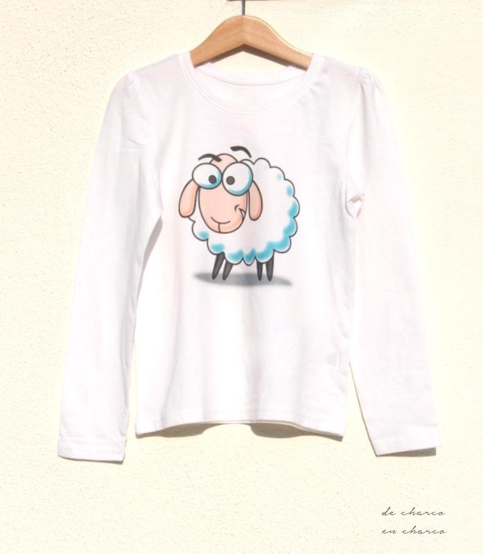 camiseta niño cordero dibujo blanca www.decharcoencharco.com