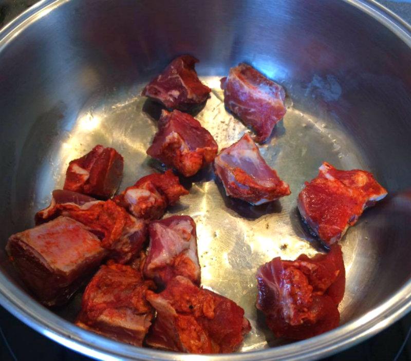 Sofriendo costillas