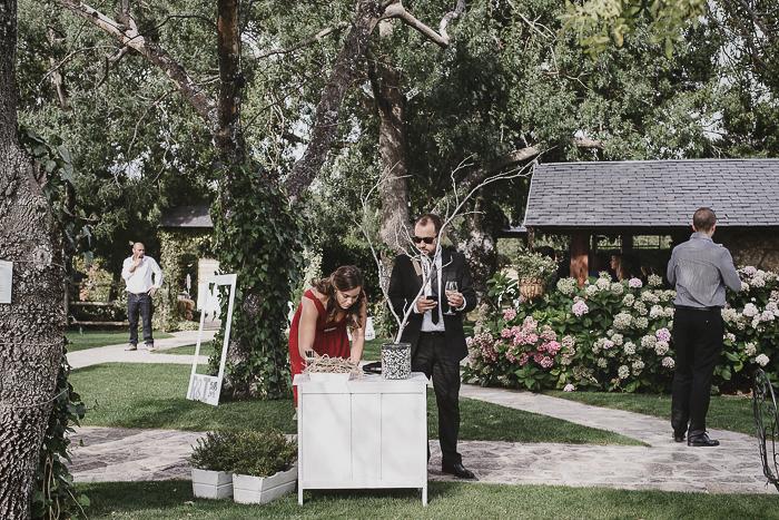 Boda de Israel y Raquel al aire libre en madrid