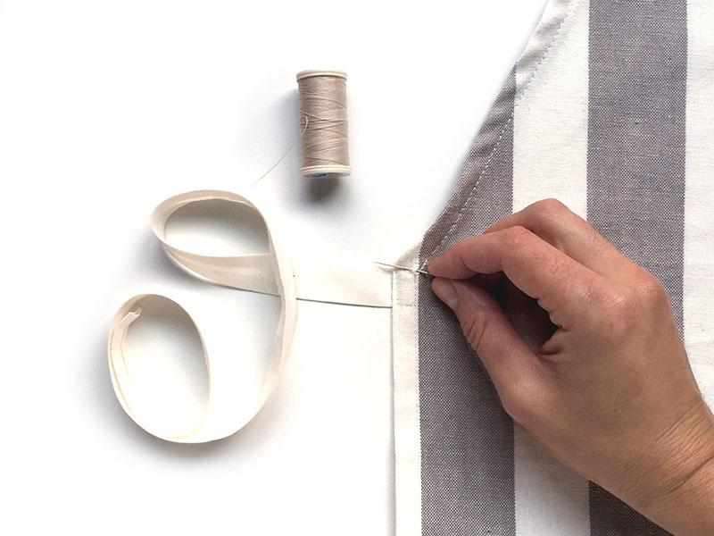 Cómo hacer un delantal con un paño de cocina