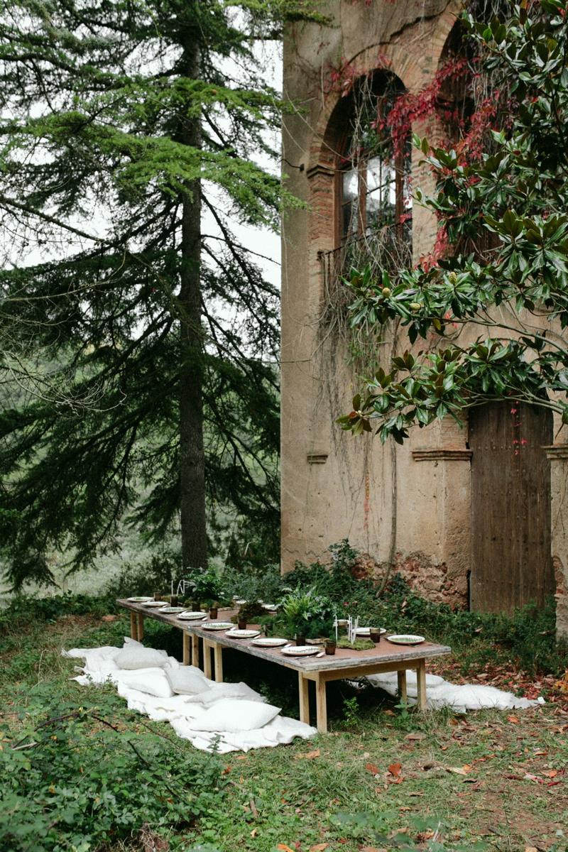 Outdoor gathering en All Lovely Party