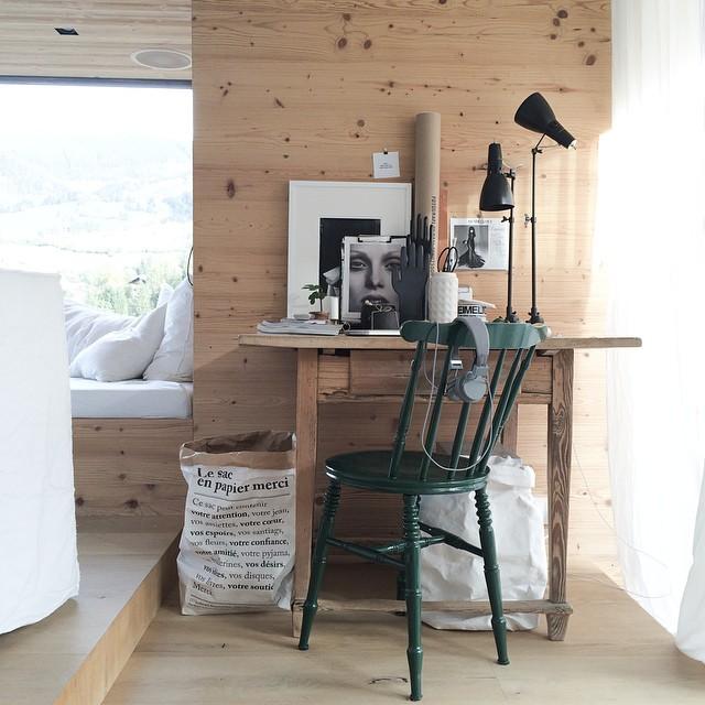 Le sac en papier en el estudio o espacio de trabajo the paper bag decoratualma dta