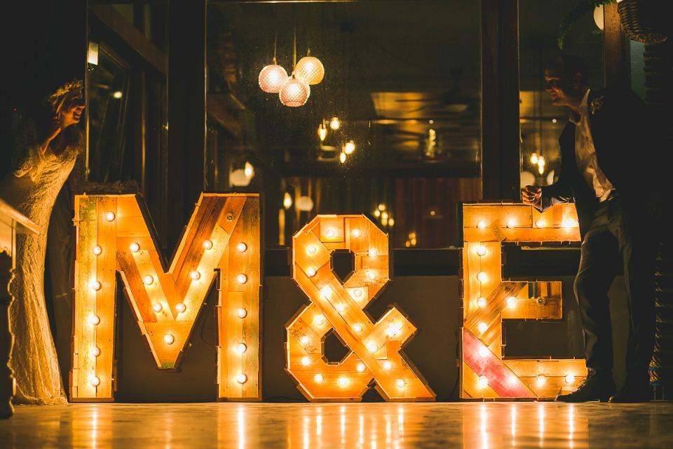 Una boda veraniega en colores azules, rosa y melocotón en All Lovely Party