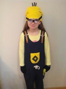 diy crea tu disfraz de minion para carnaval.