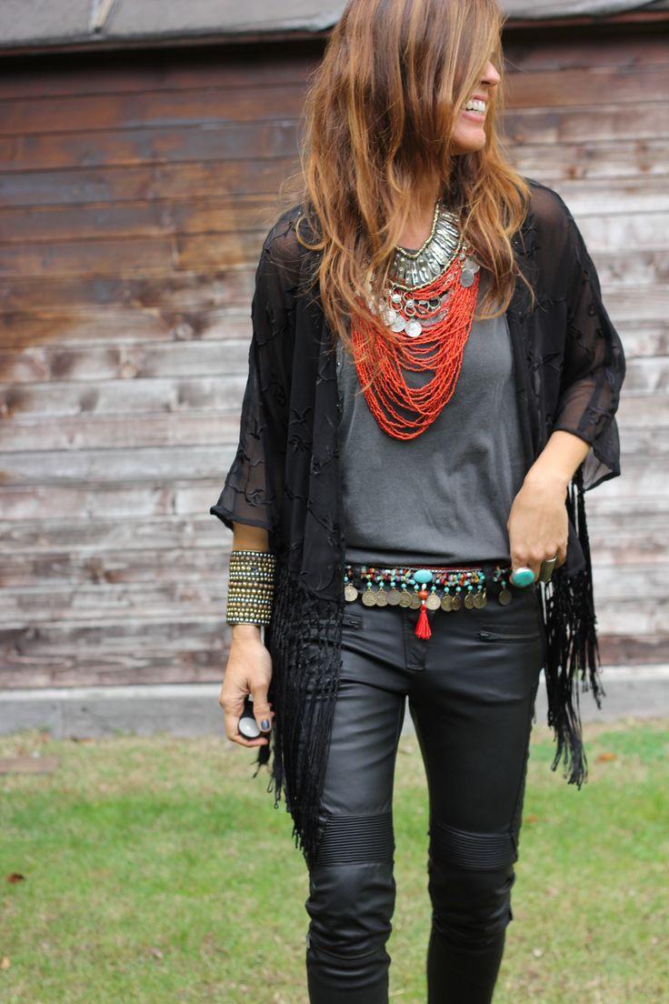Boho style in black and grey with splashes of orange and turquoise. Absolutely love the color combo here!: 