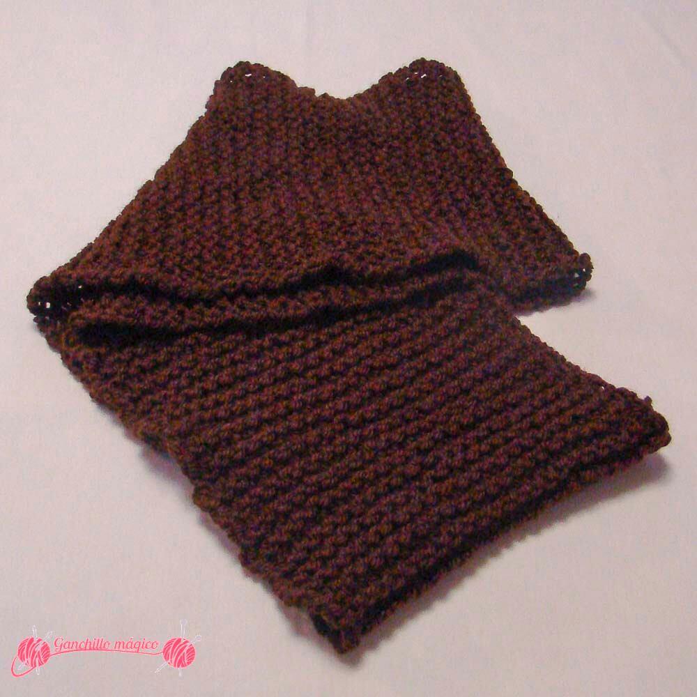 Cuellos fáciles en punto infinito marrón