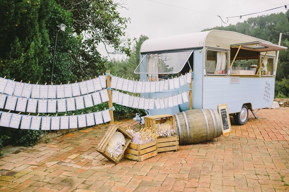 Una boda de mar y montaña en All Lovely Party