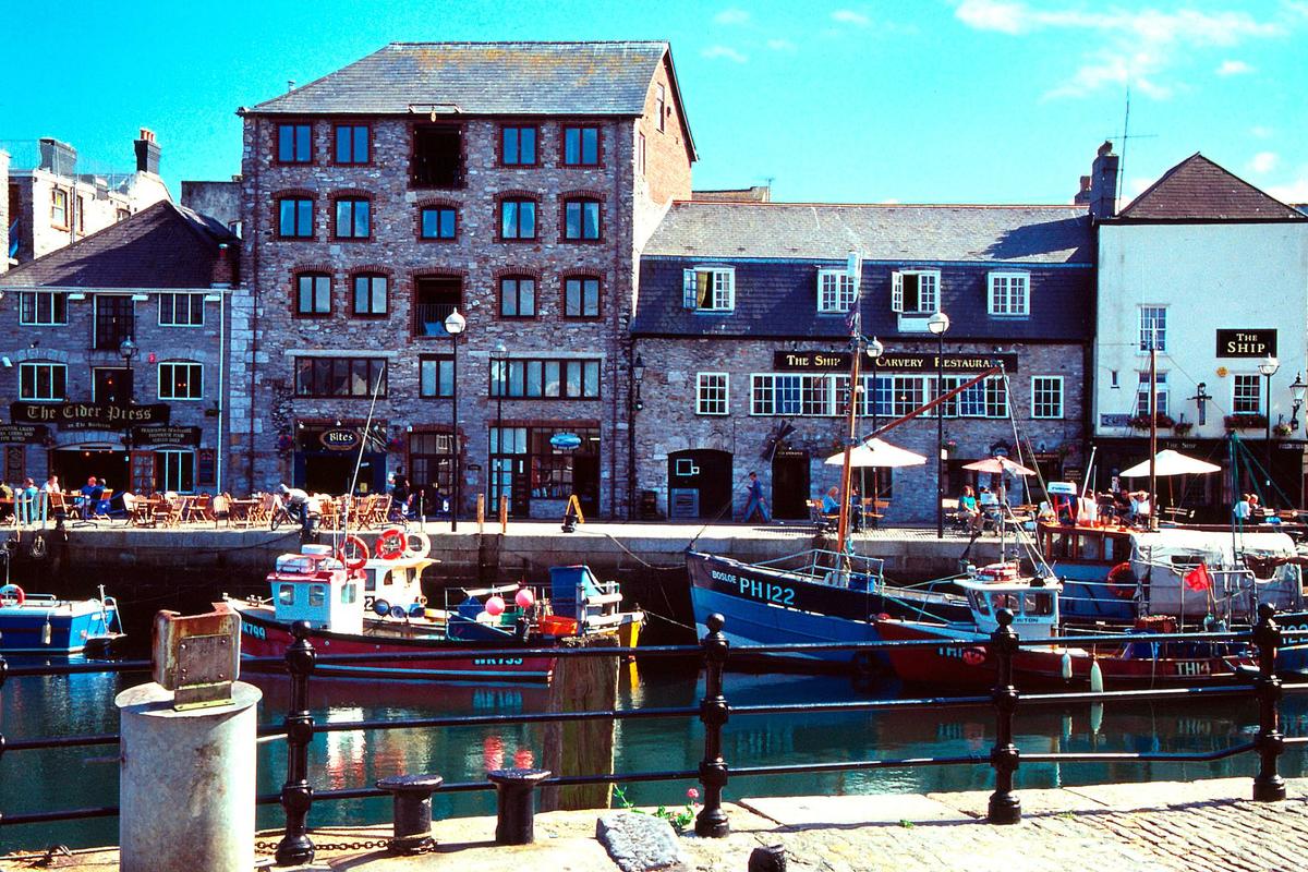 Plymouth_harbour_b