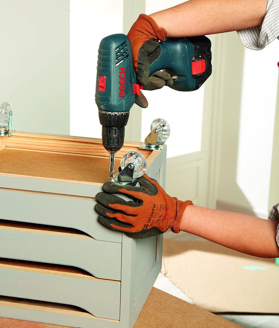 zona de juegos paso 3. ruedas cajoneras