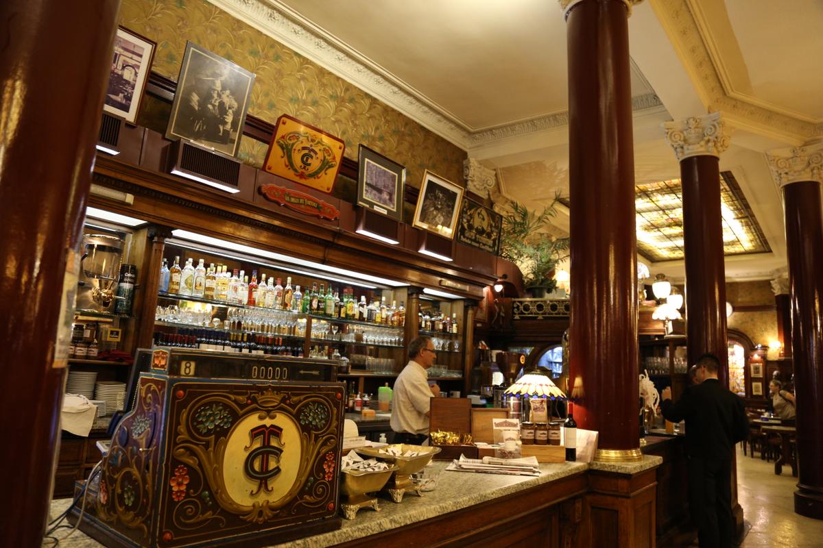 Tortoni-mostrador-viajar