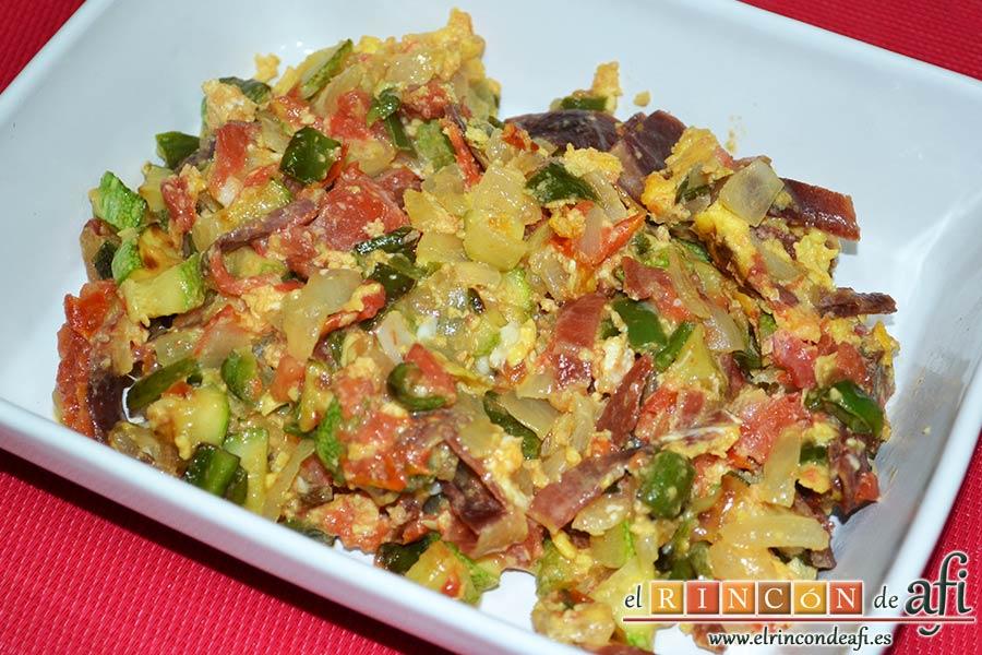 Revuelto de pisto con jamón serrano, sugerencia de presentación