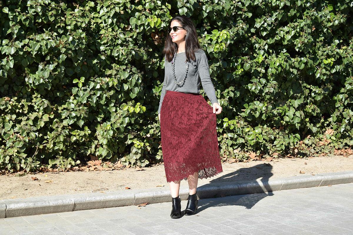 falda midi de encaje