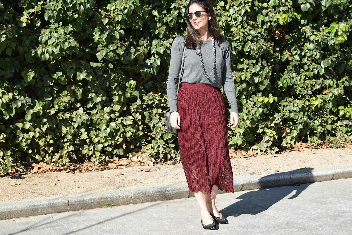 con que zapatos ponerte una falda midi