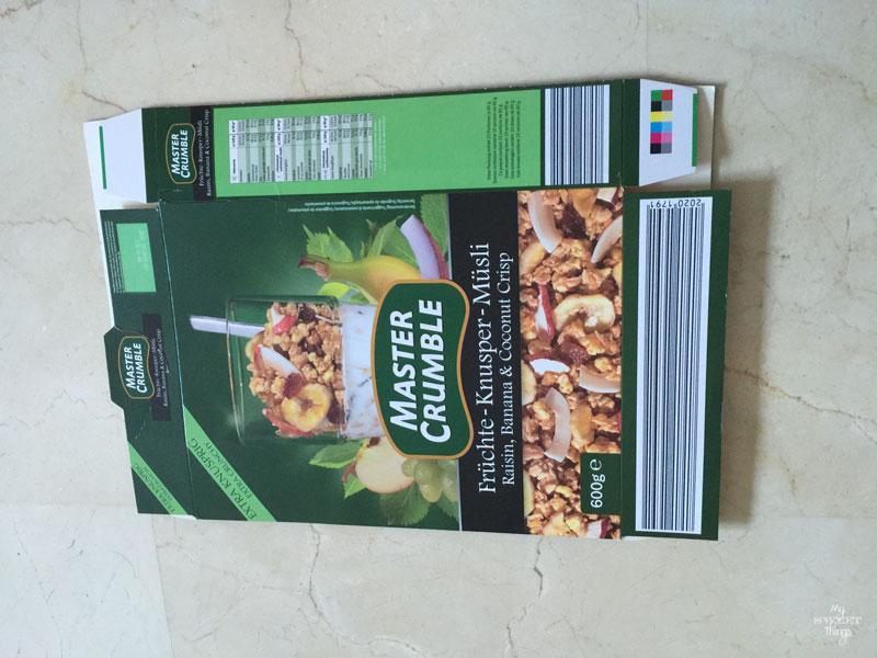 Tutorial on how to make faux metal stars out of common household items and silver spray paint