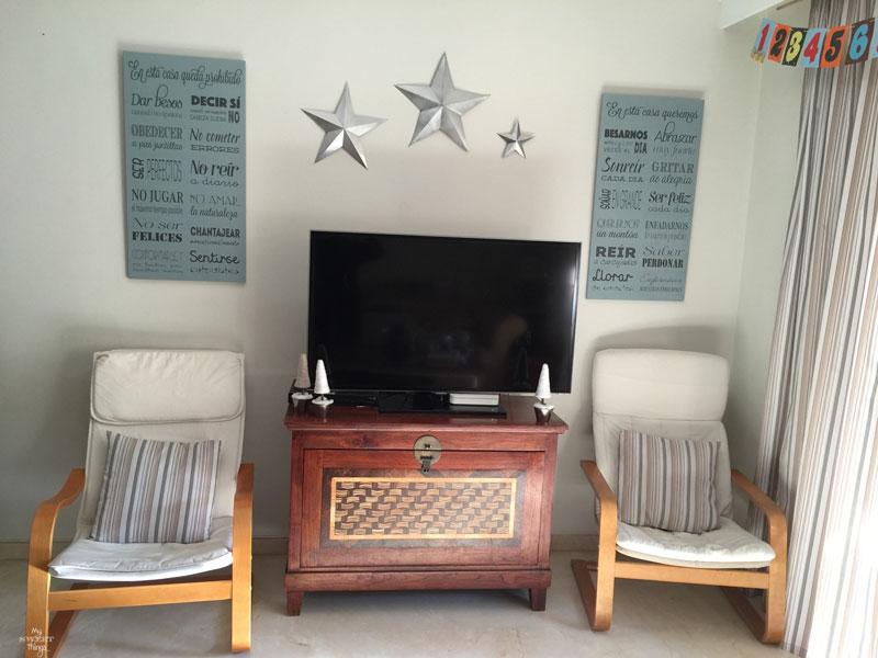 Tutorial on how to make faux metal stars out of common household items and silver spray paint