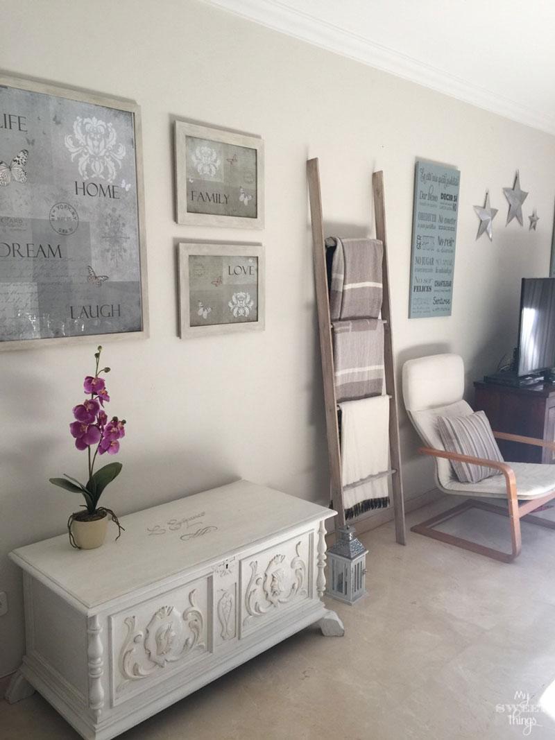 Tutorial on how to make faux metal stars out of common household items and silver spray paint