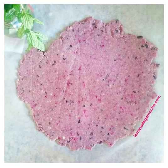 La masa debe de quedar uniforme para poder hacer las galletas del mismo gorsor.