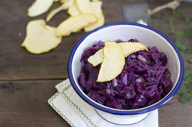 Col lombarda con manzana