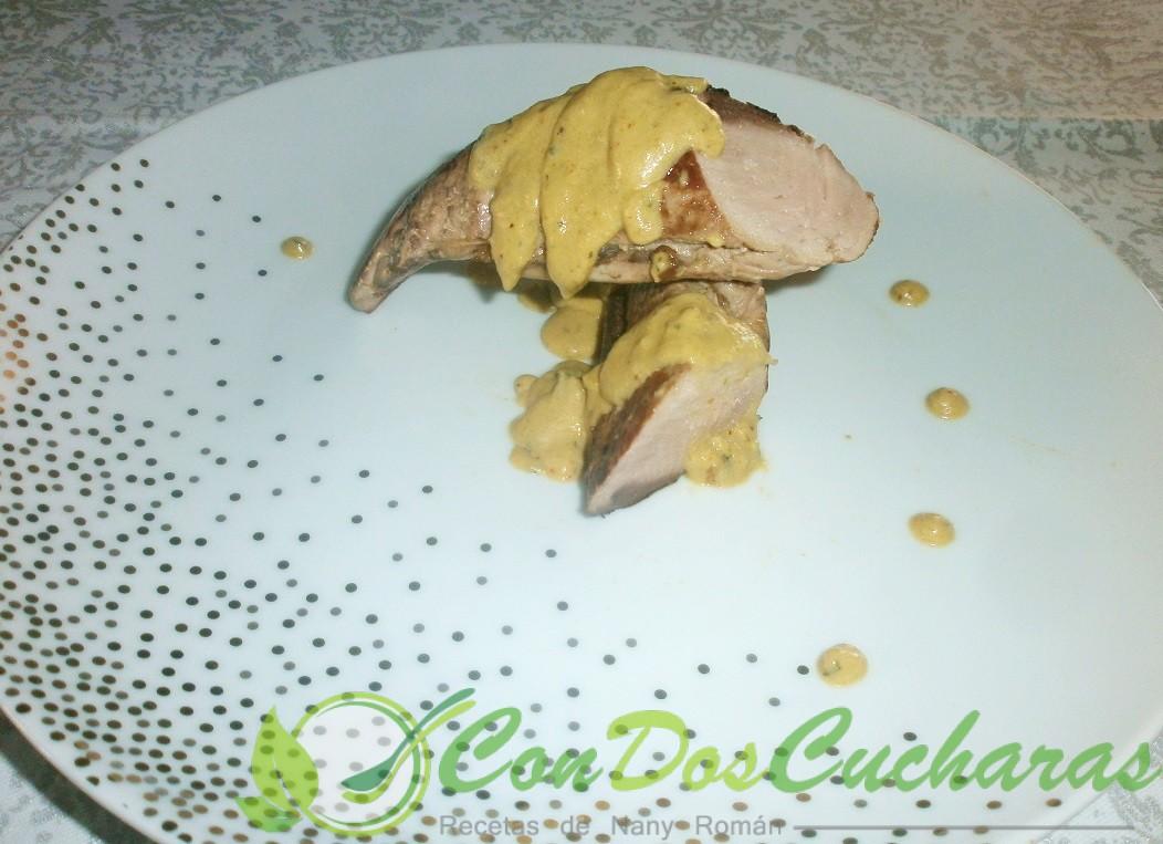 Bonito listado con crema de pimientos