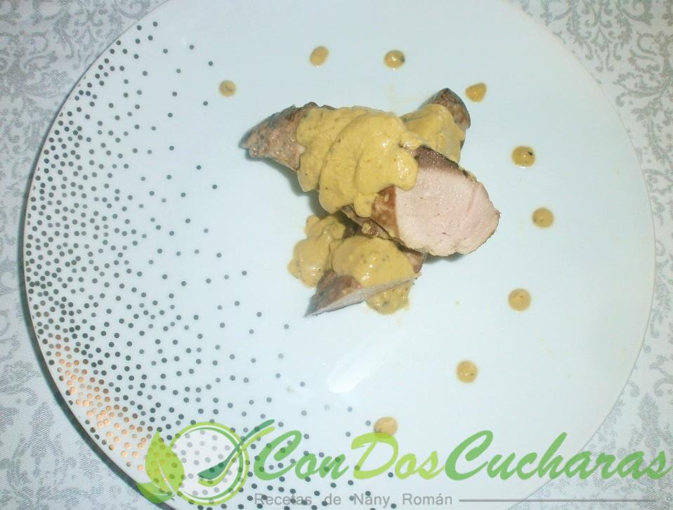 Bonito listado con crema de pimientos