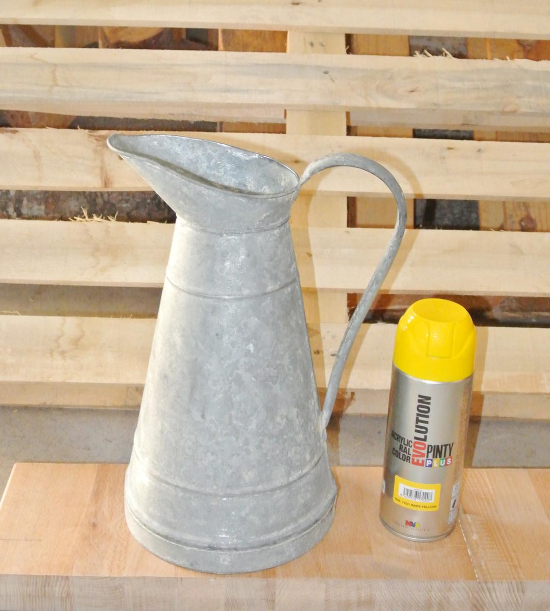 Recuperar una jarra en color amarillo