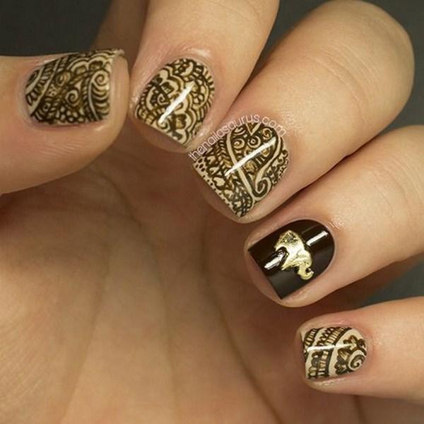 uñas cortas naturales con dibujos hechos a mano