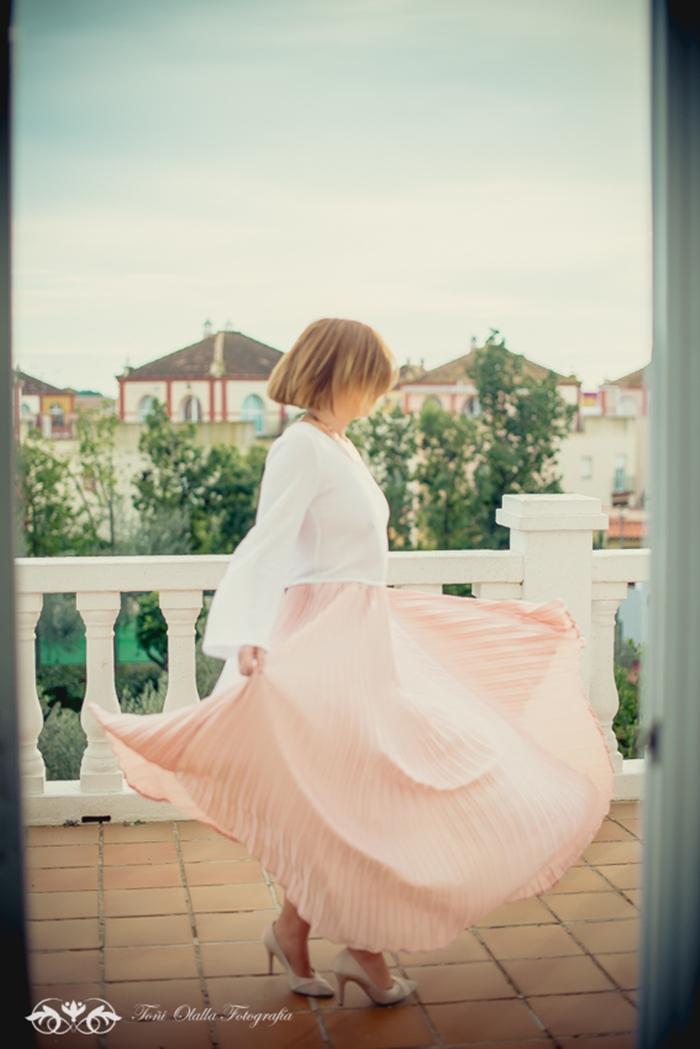 Look con Falda Rosa Plisada