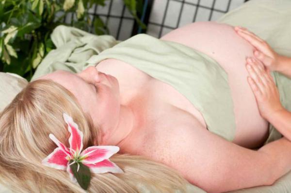Beneficios-de-los-masajes-prenatales-3