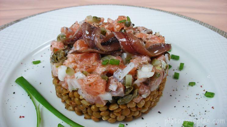 Tartar de salmon con lentejas