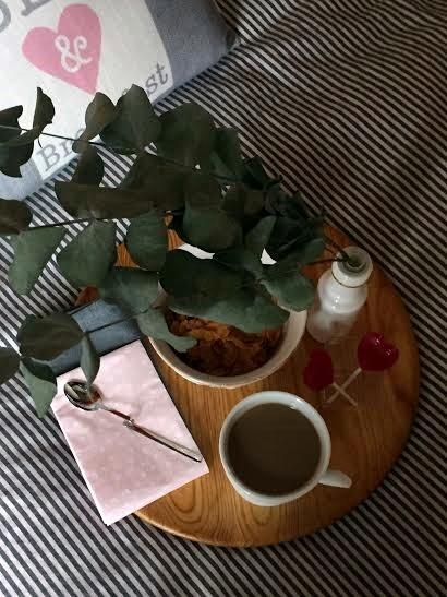 San Valentin café en la cama