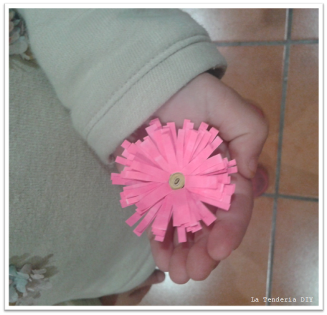 (5) La Tenderia DIY_Margaritas de papel