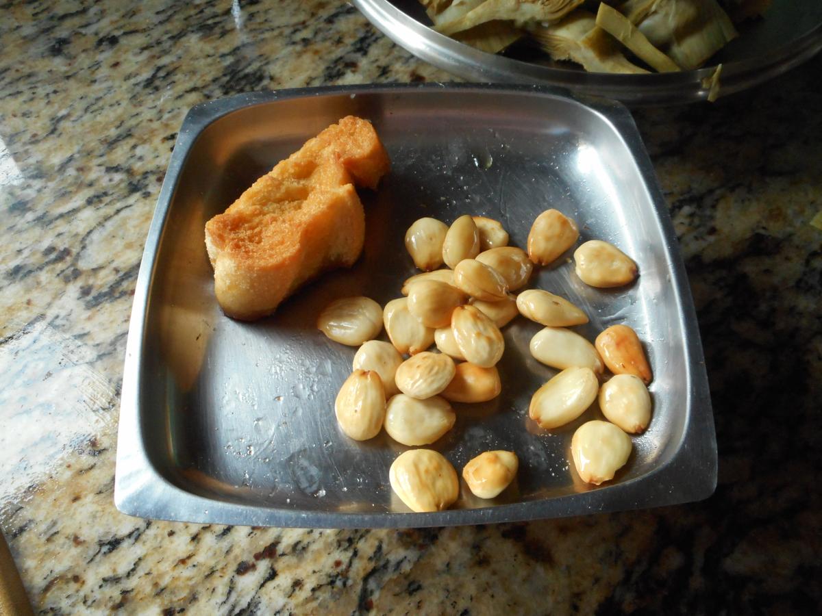 alcachofas salsa de almendras