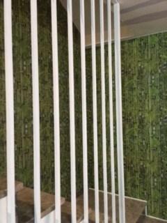 escalera a traves de los barrotes terminada.