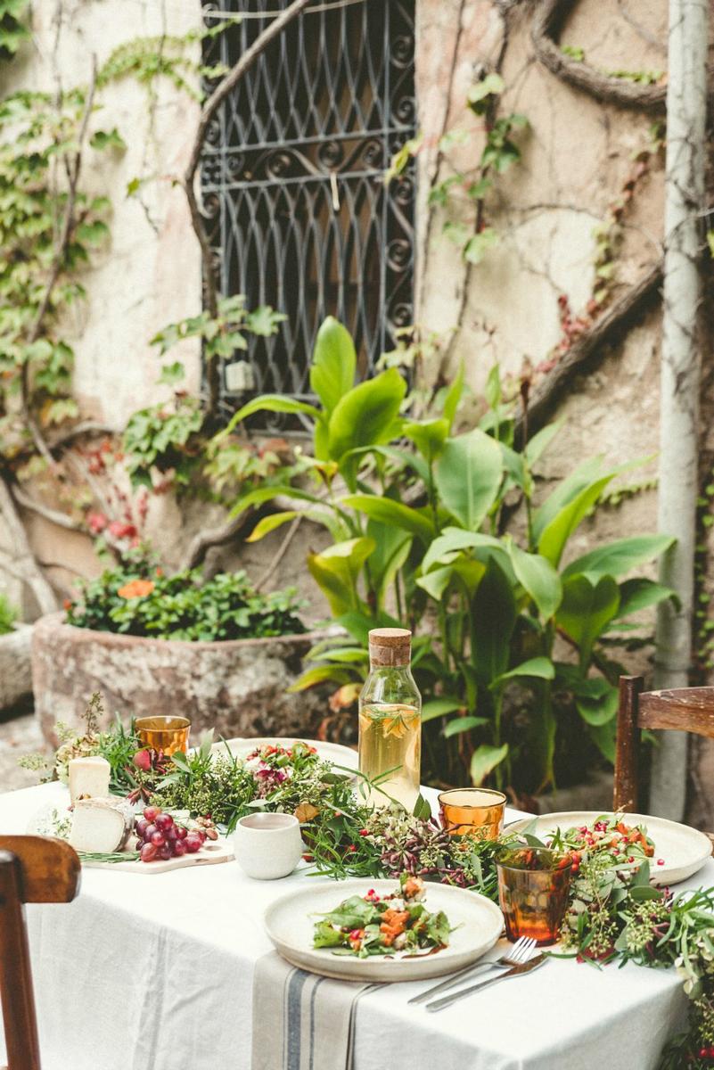 Breath in the autumn air en All Lovely Party