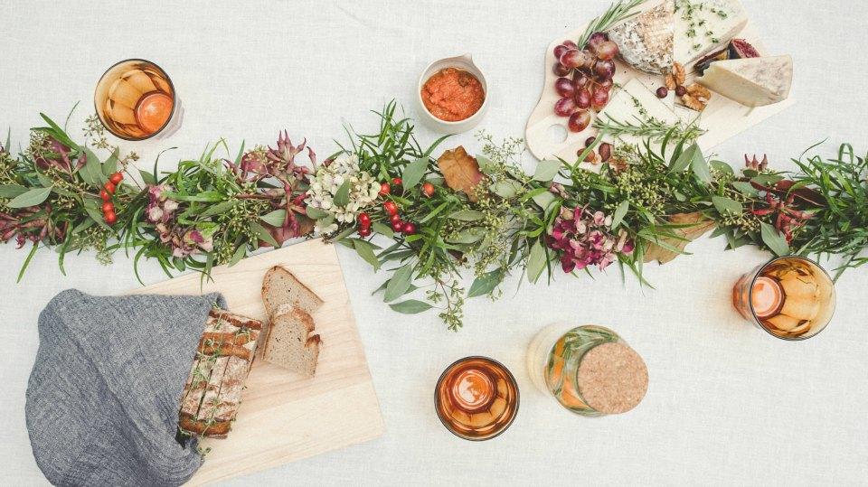 Breath in the autumn air en All Lovely Party