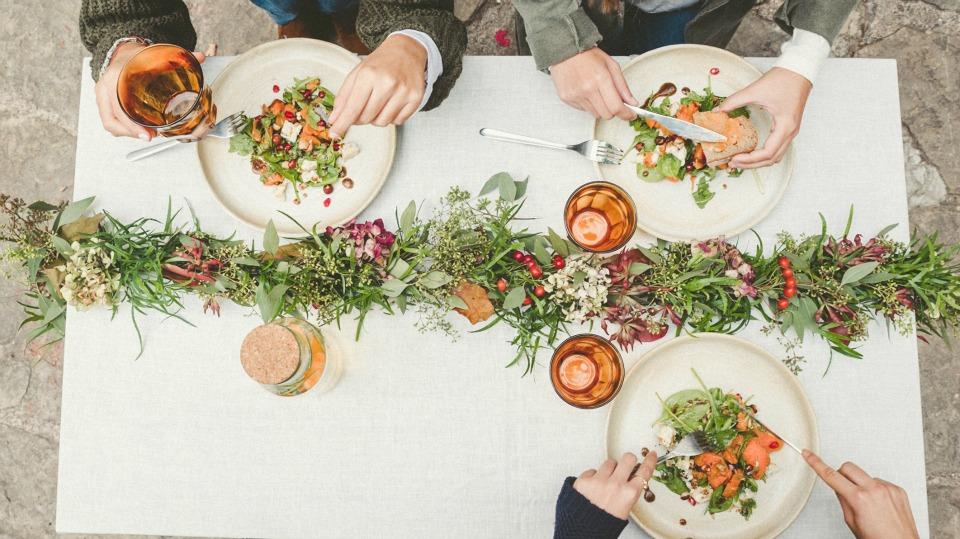 Breath in the autumn air en All Lovely Party