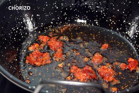 Migas: sofreir chorizo