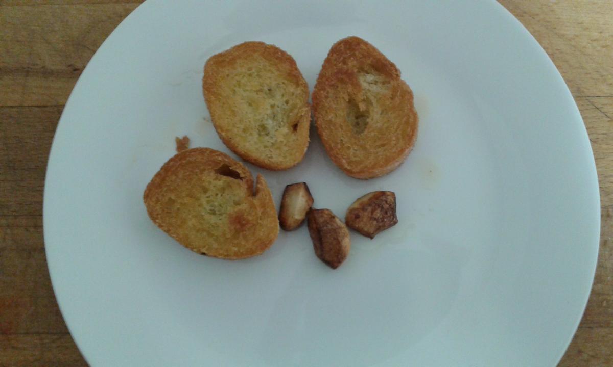 Pan y ajo frito para acelgas esparragás