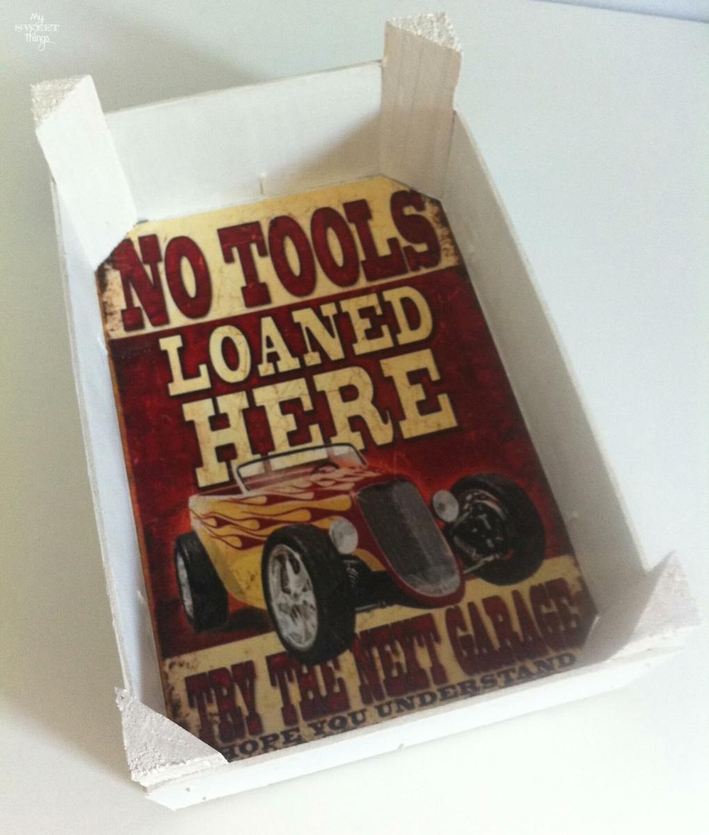 Como convertir una caja de fresas en una caja de herramientas | Via www.sweethings.net