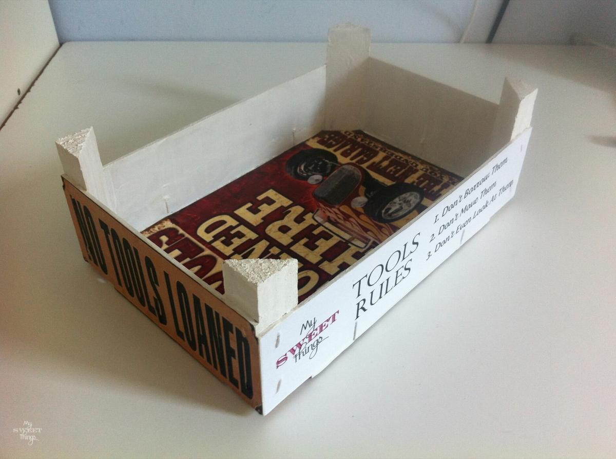 Como convertir una caja de fresas en una caja de herramientas | Via www.sweethings.net