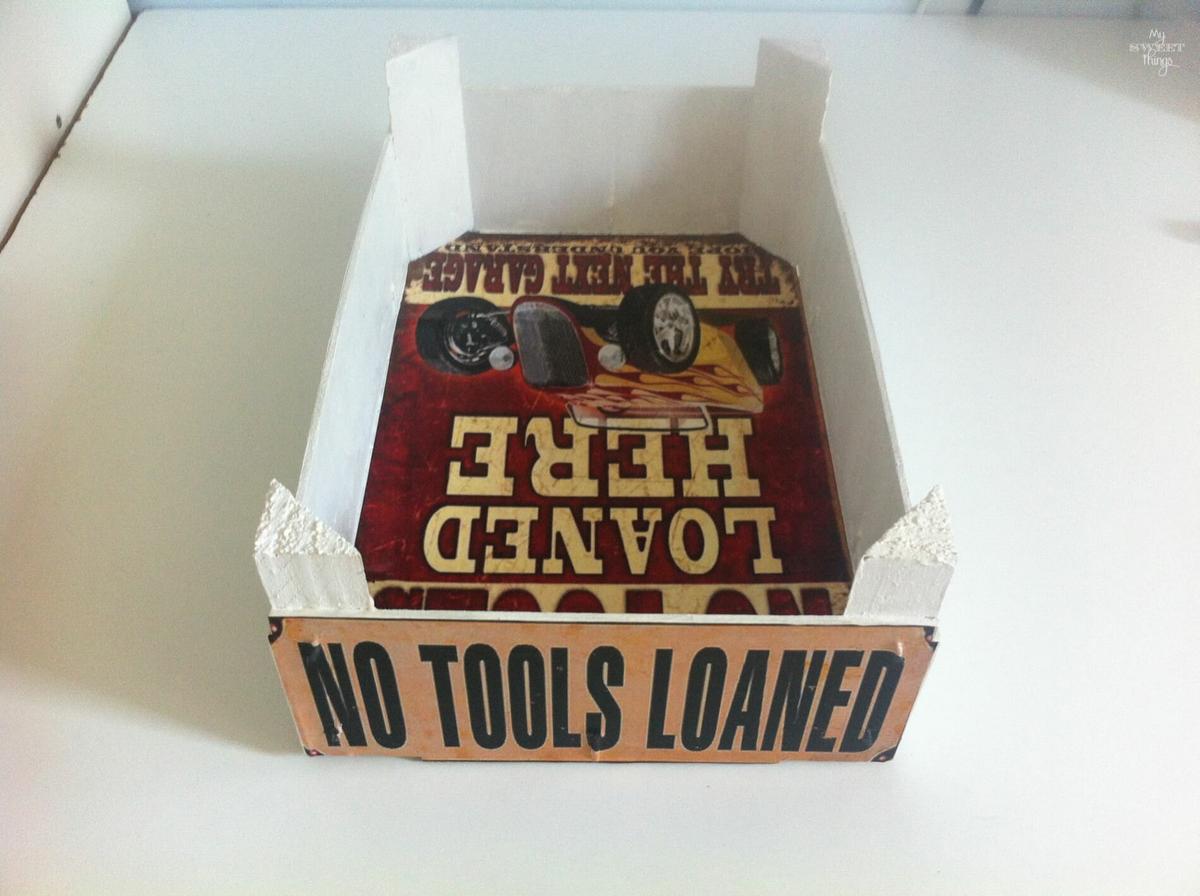 Como convertir una caja de fresas en una caja de herramientas | Via www.sweethings.net