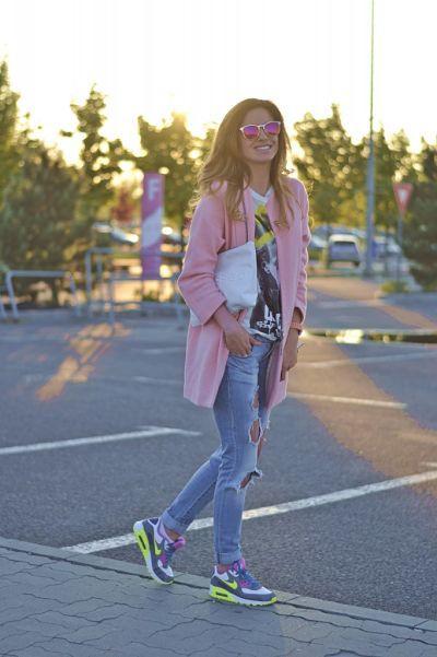 A dusty pink coat and 4 looks | Petite Girl