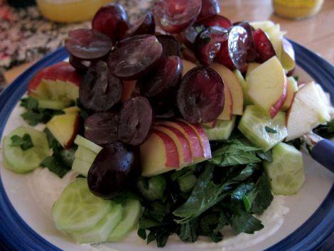 ensalada-de-apio-manzana-y-uvas-05