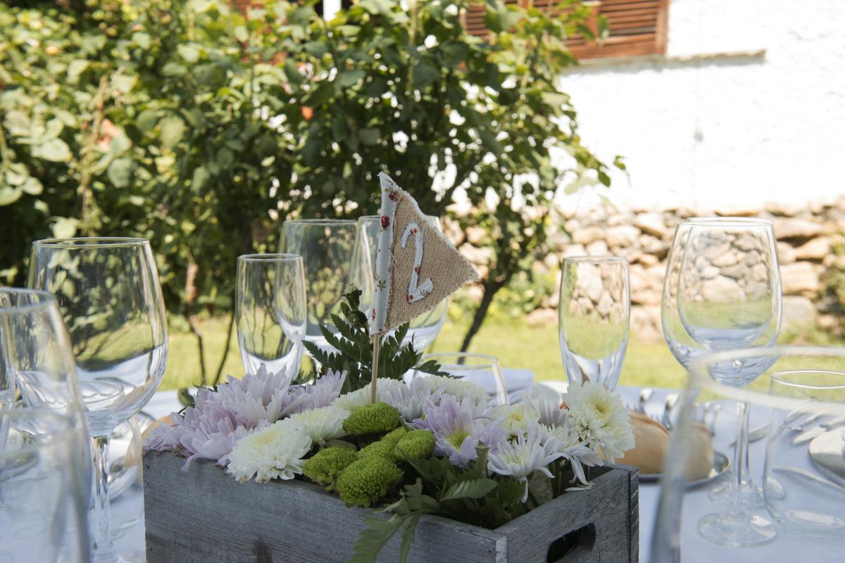 colores-de-boda-91-organizacion-bodas-centro-de-mesa-caja-flor-2