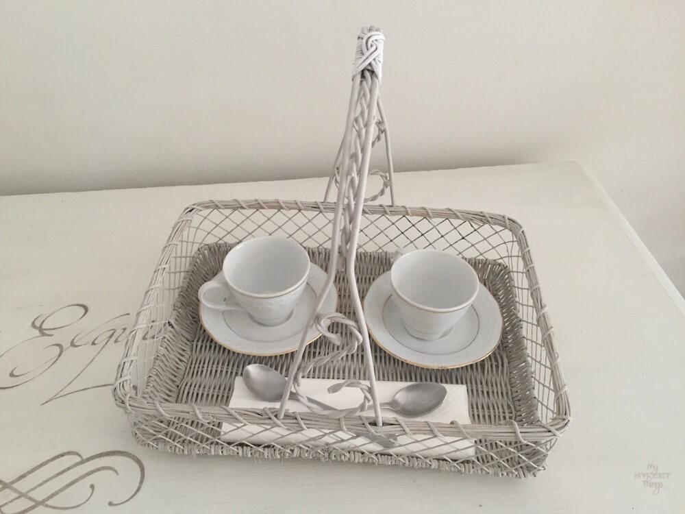 Reciclar una vieja cesta de mimbre usando un poco de chalk paint