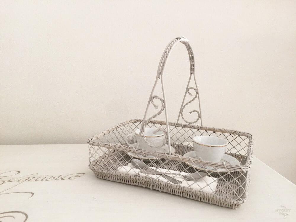 Reciclar una vieja cesta de mimbre usando un poco de chalk paint