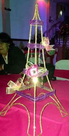 centro de mesa de la torre eiffel para 15 años (9)