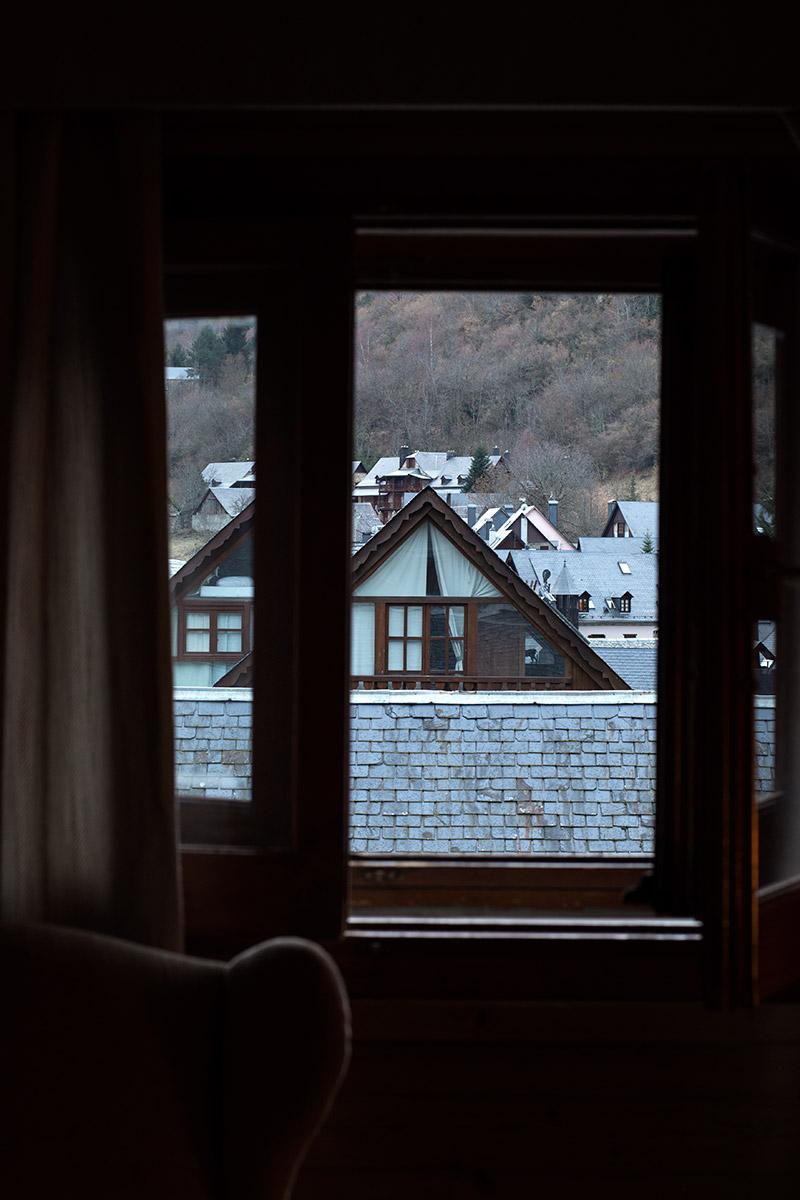 HOMELIFESTYLE-MAGAZINE-Escapada-Valle-de-Aran-Vistas-Habitación-Parador-de-Arties-Maria-Algara-Regas